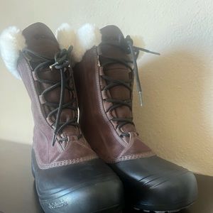 NEW Columbia brown boots